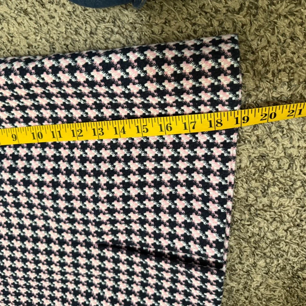 Ann Taylor Houndstooth Pink‎ Navy Button Detail Mini Skirt Size 4